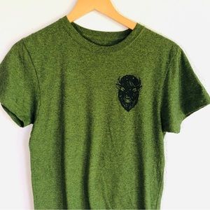 Mountain Khaki’s > Tribal Buffalo Logo Tree Green Tee > S